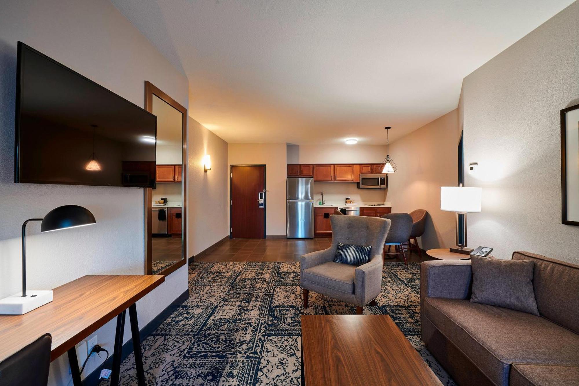 Four Points By Sheraton Cleveland-Eastlake Exterior photo