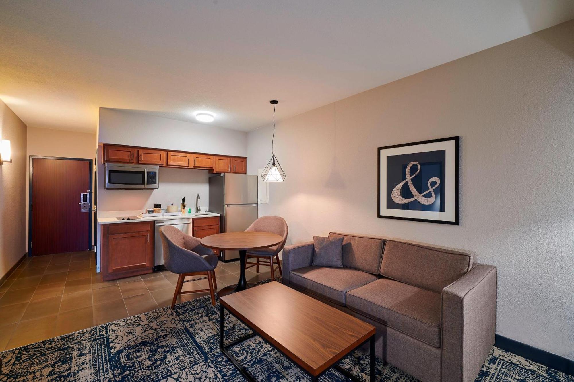 Four Points By Sheraton Cleveland-Eastlake Exterior photo