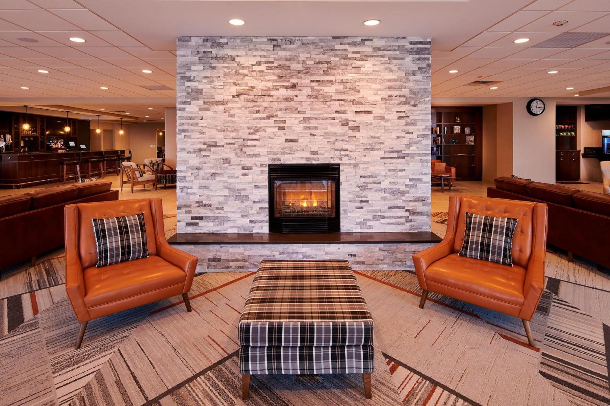 Four Points By Sheraton Cleveland-Eastlake Exterior photo