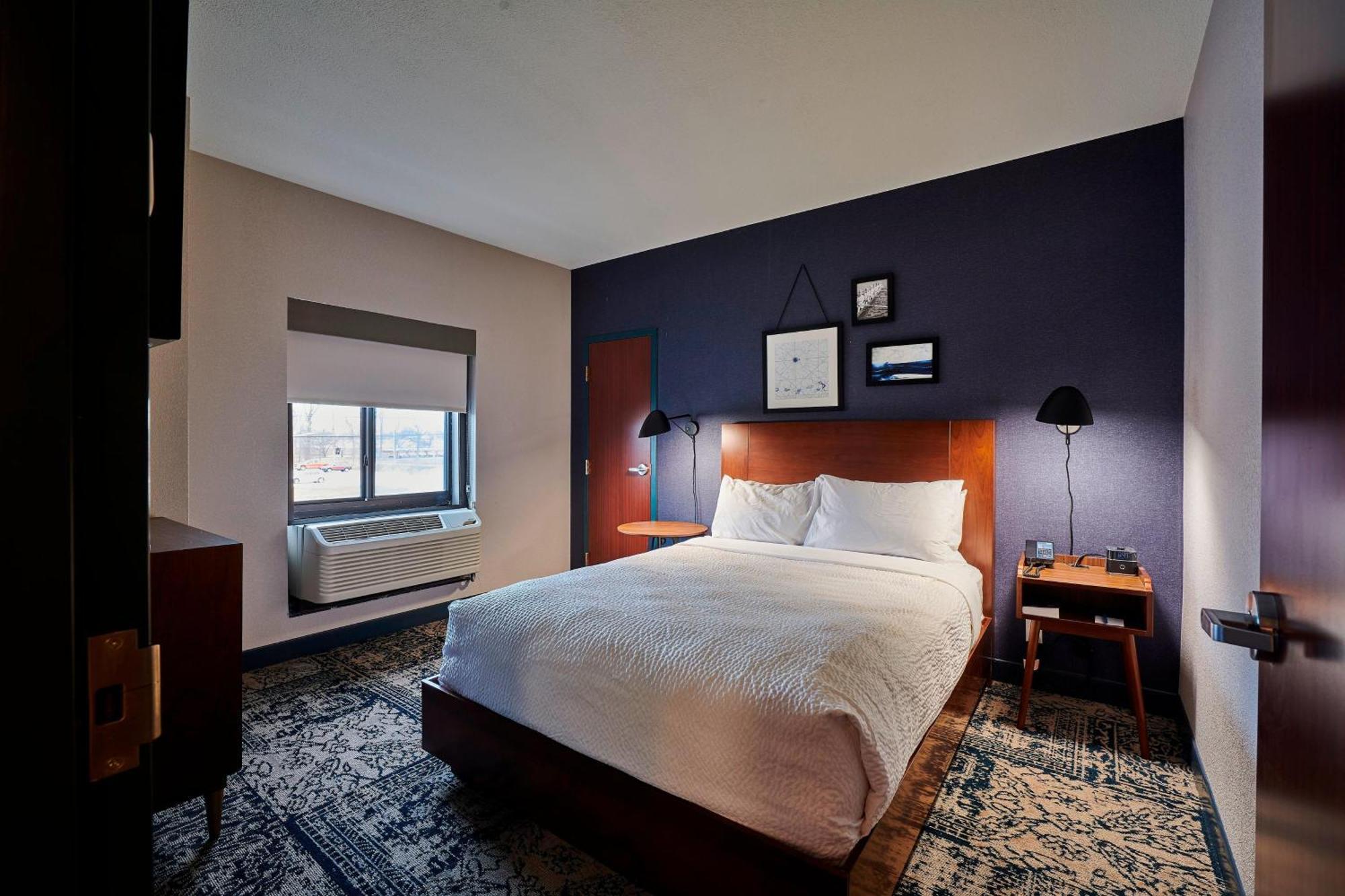 Four Points By Sheraton Cleveland-Eastlake Exterior photo