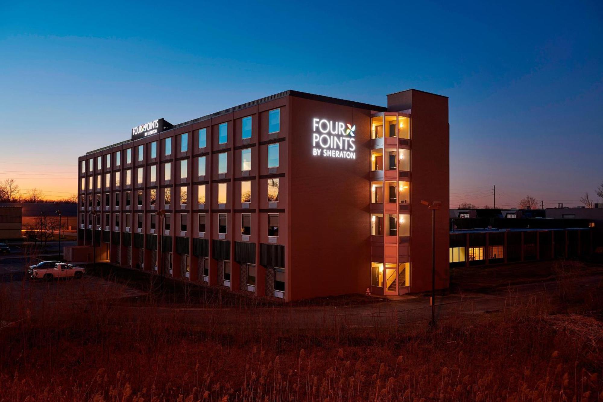 Four Points By Sheraton Cleveland-Eastlake Exterior photo