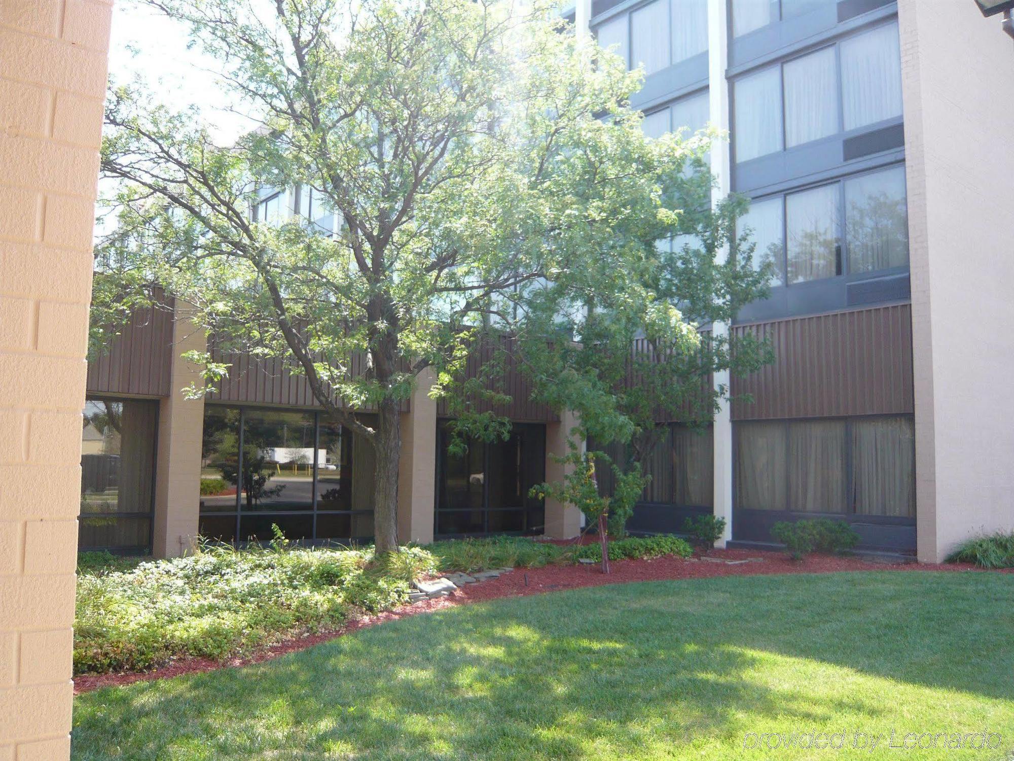 Four Points By Sheraton Cleveland-Eastlake Exterior photo