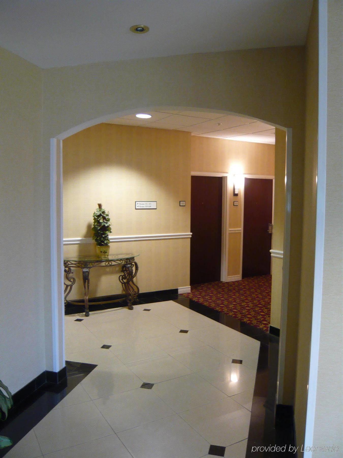 Four Points By Sheraton Cleveland-Eastlake Exterior photo